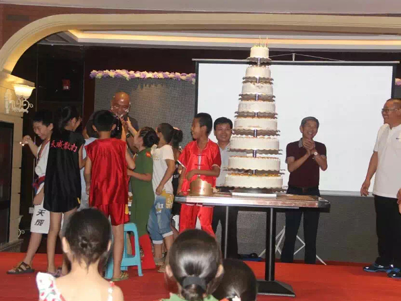 龙脉天成集团8周年庆典